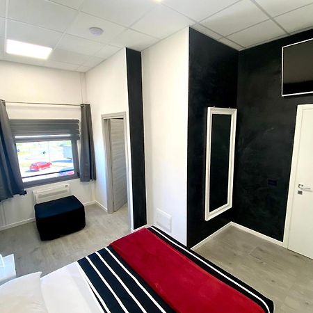 Hotel Tech Брембате Екстер'єр фото
