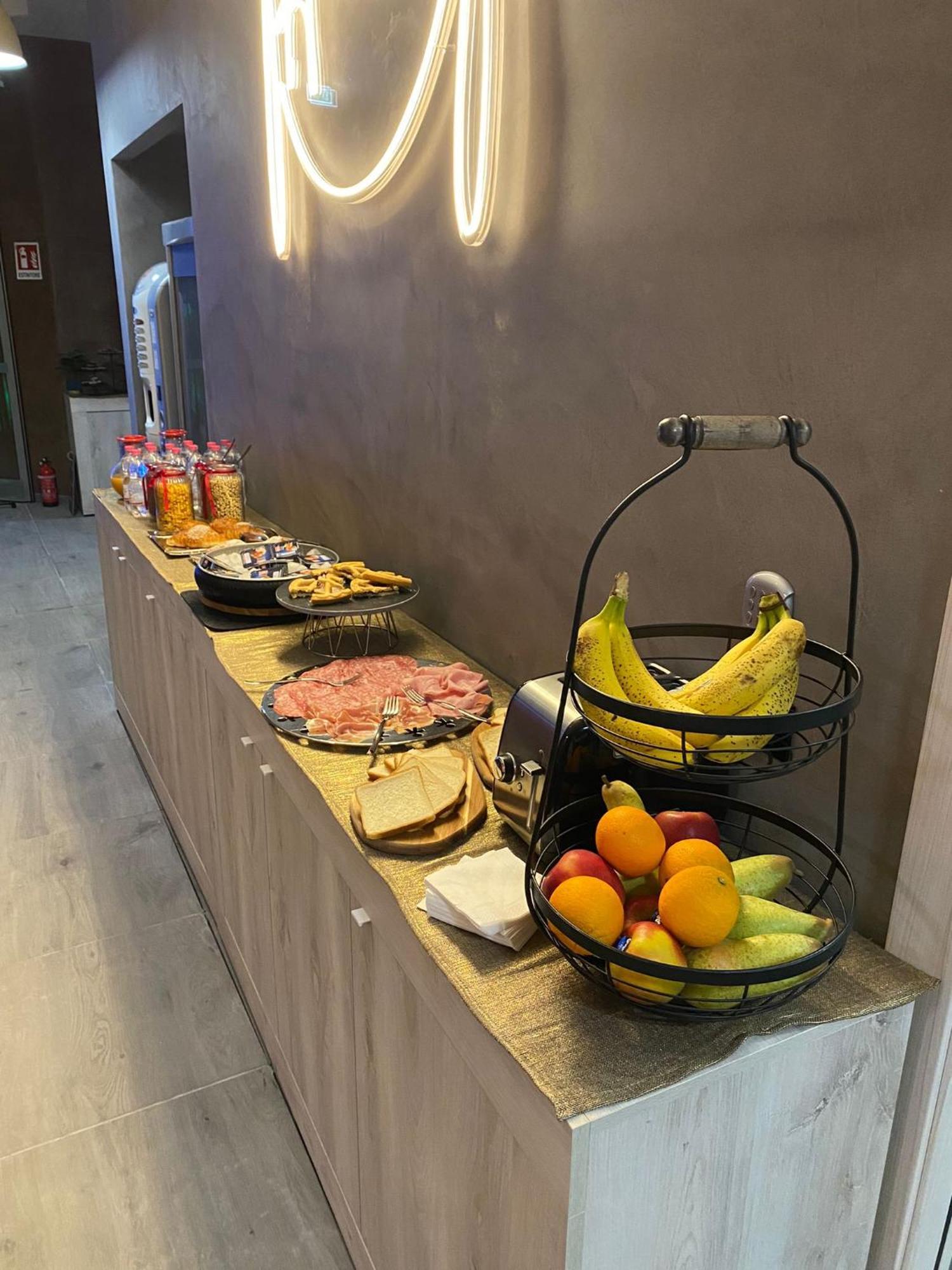 Hotel Tech Брембате Екстер'єр фото