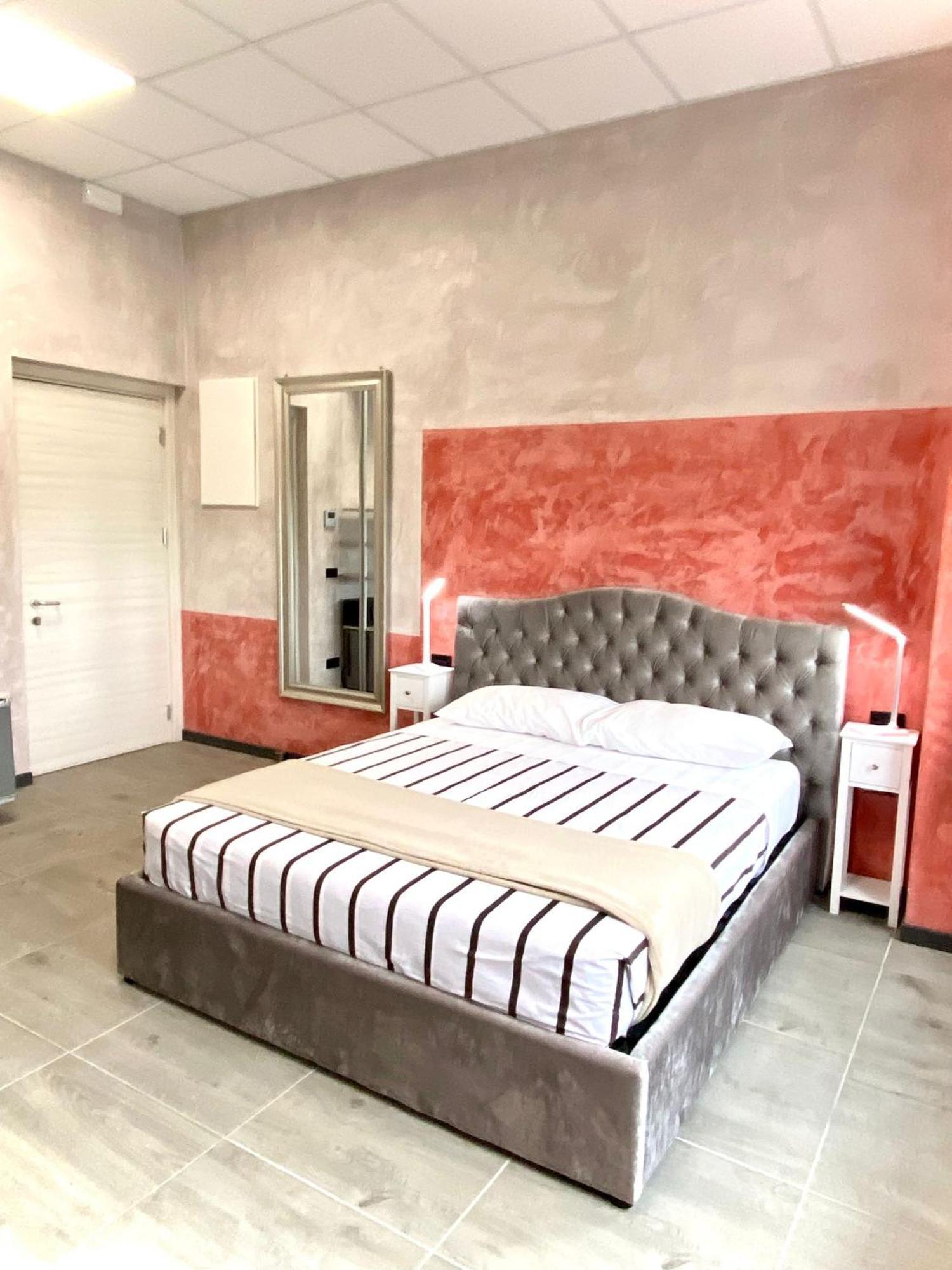 Hotel Tech Брембате Екстер'єр фото