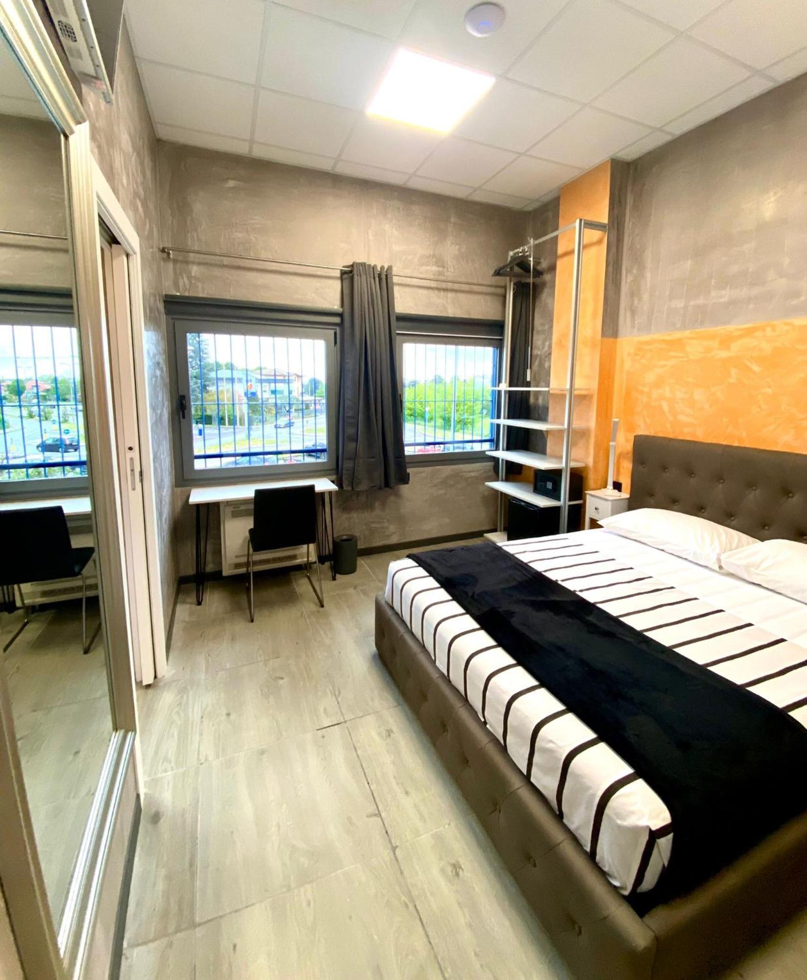Hotel Tech Брембате Екстер'єр фото